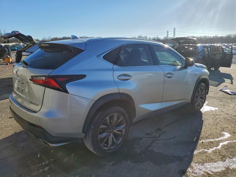 Фото 3 - LEXUS NX