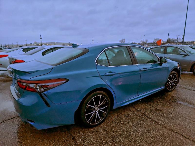 Фото 3 - TOYOTA CAMRY