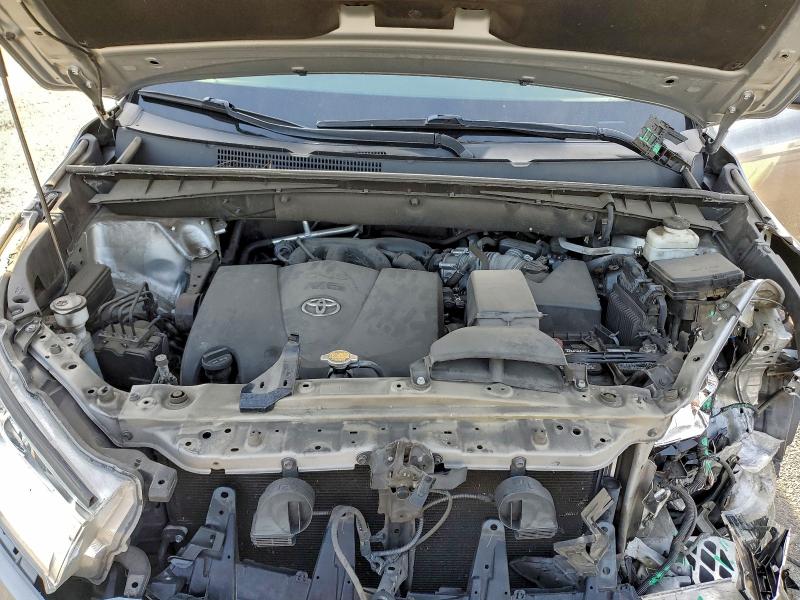 Фото 11 - TOYOTA HIGHLANDER