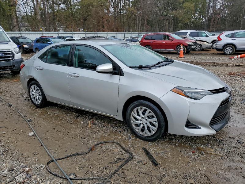 Фото 4 - TOYOTA COROLLA