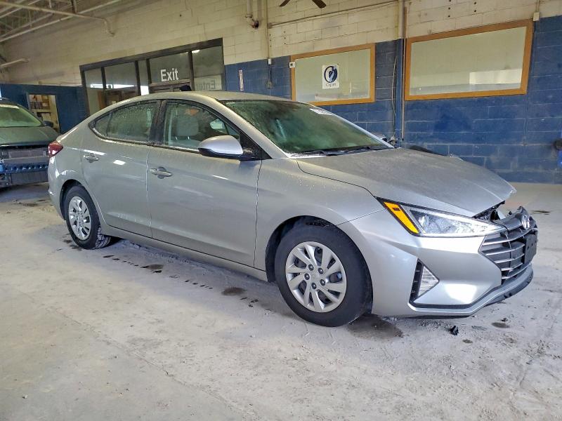 Фото 4 - HYUNDAI ELANTRA