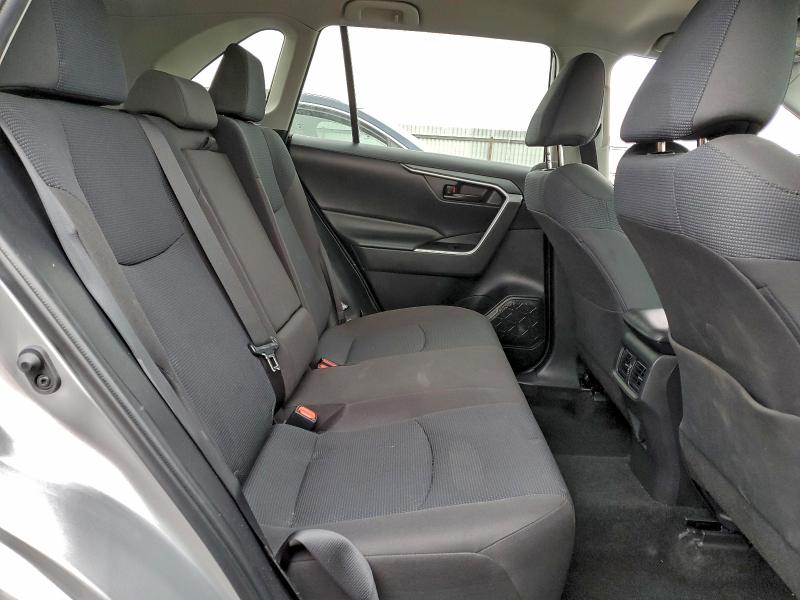 Фото 11 - TOYOTA RAV4