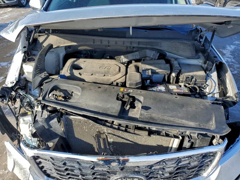 Фото 11 - KIA SORENTO