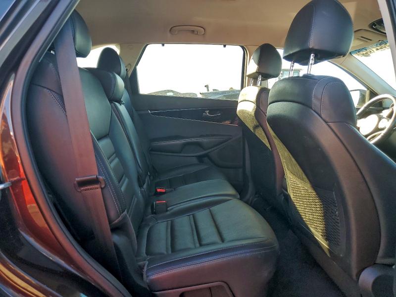 Фото 11 - KIA SORENTO