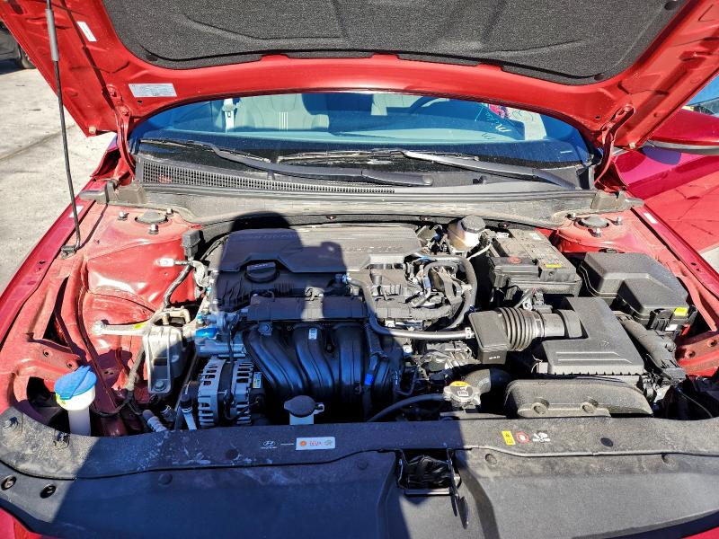 Фото 11 - HYUNDAI ELANTRA