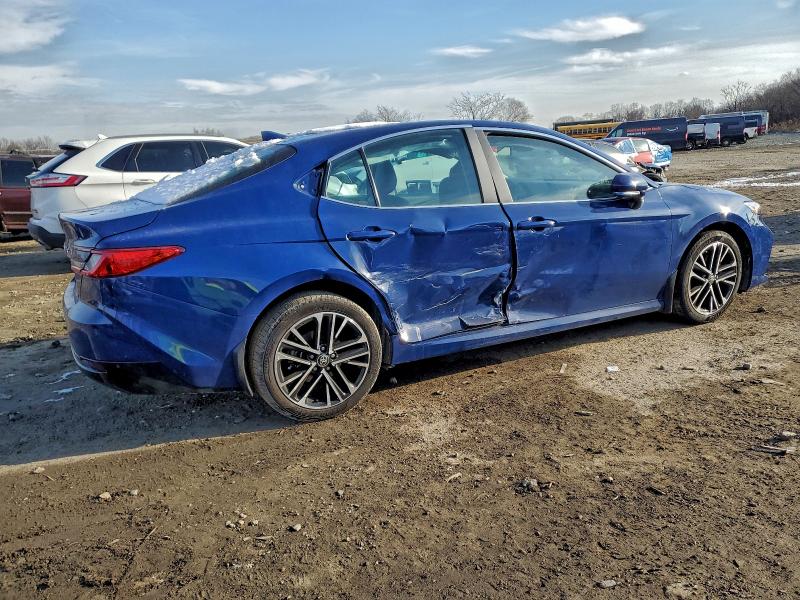 Фото 3 - TOYOTA CAMRY