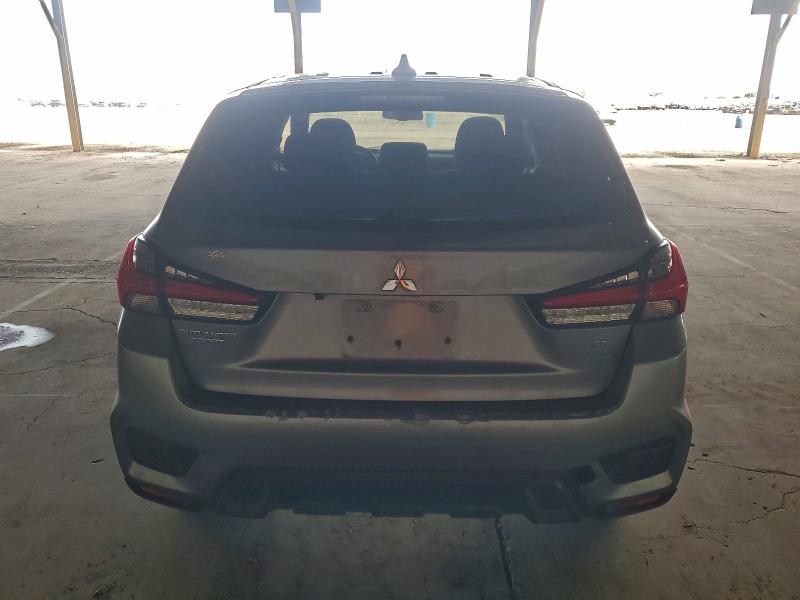 Фото 6 - MITSUBISHI OUTLANDER