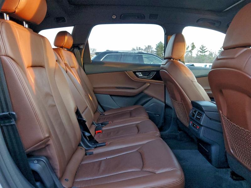 Фото 11 - AUDI Q7