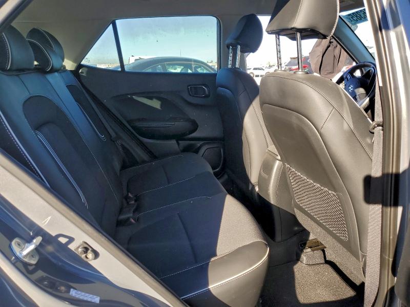 Фото 11 - HYUNDAI VENUE