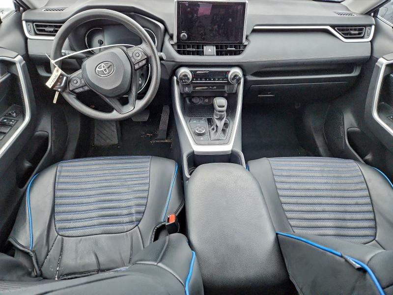 Фото 8 - TOYOTA RAV4