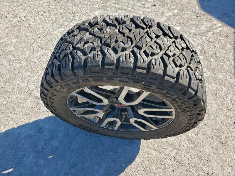 Фото 12 - GMC SIERRA