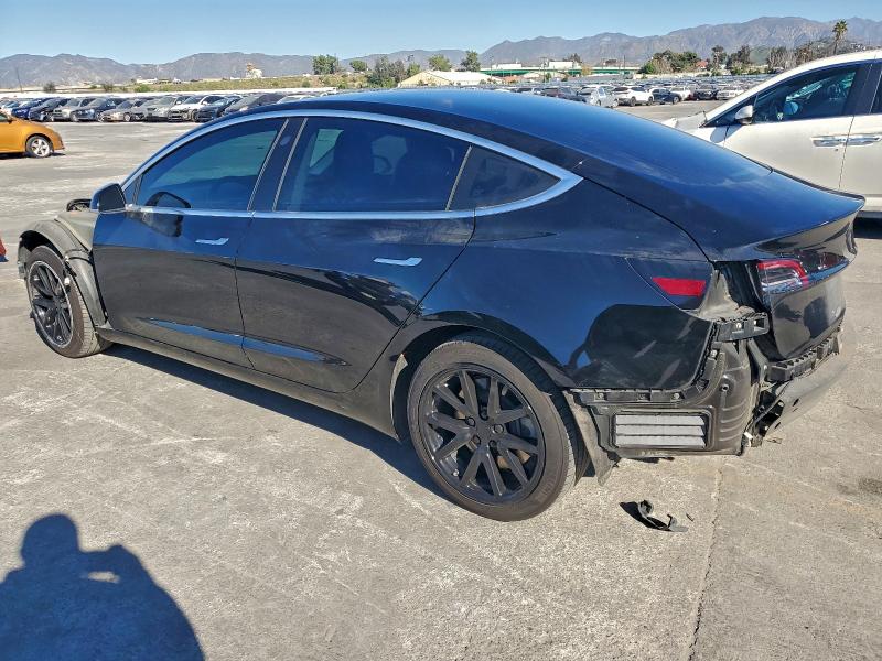 Фото 2 - TESLA MODEL 3