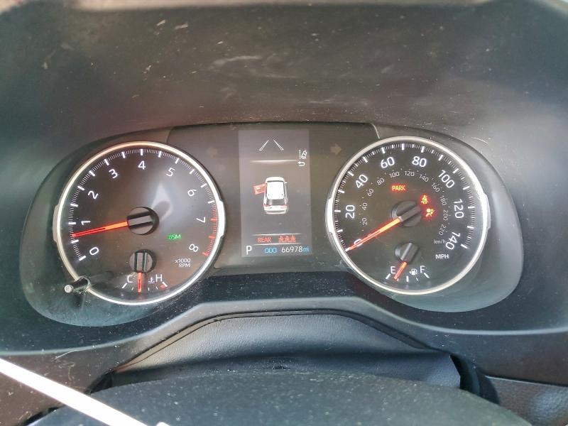 Фото 9 - TOYOTA RAV4