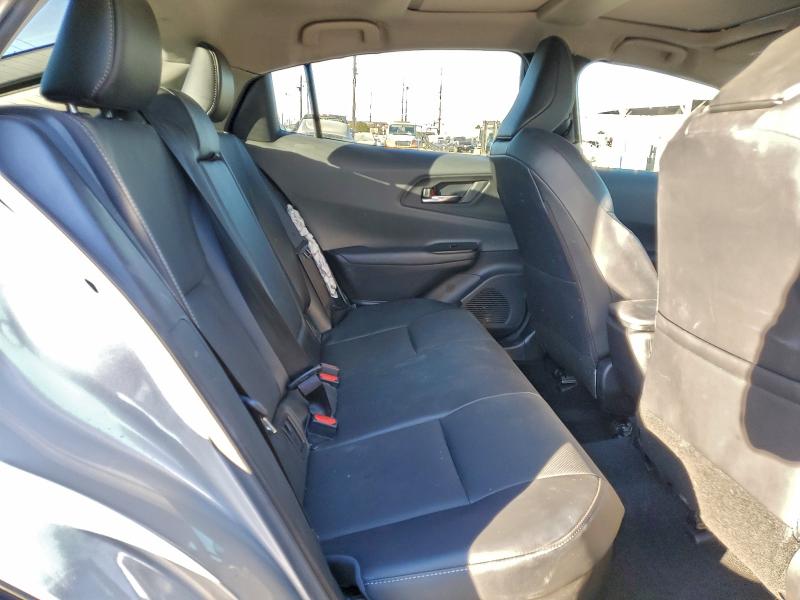 Фото 10 - TOYOTA PRIUS