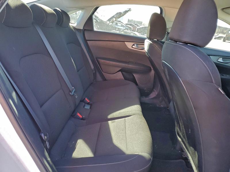 Фото 10 - KIA FORTE