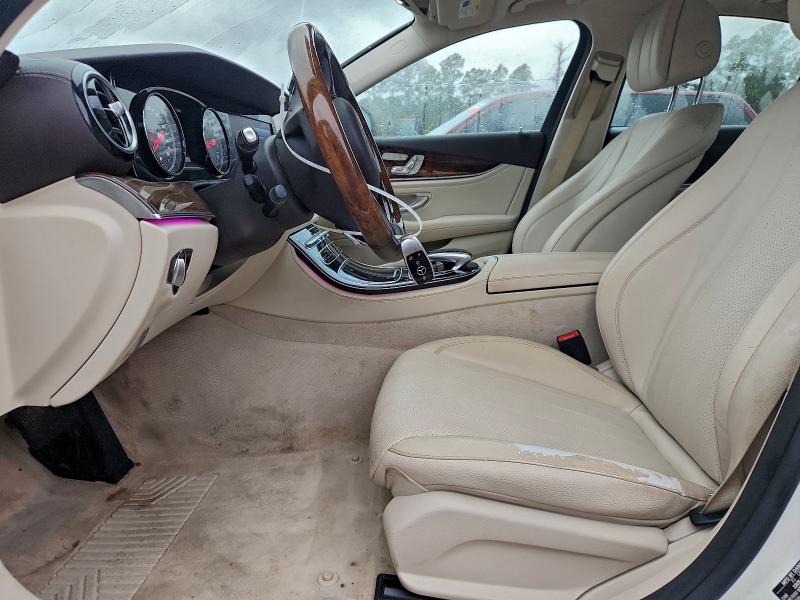 Фото 7 - MERCEDES-BENZ E-CLASS