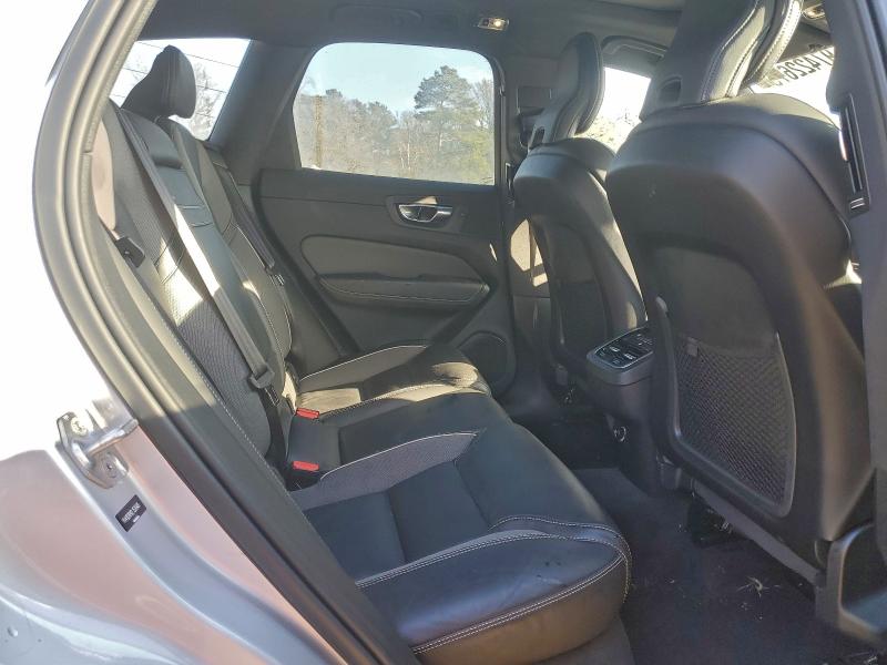 Фото 11 - VOLVO XC60