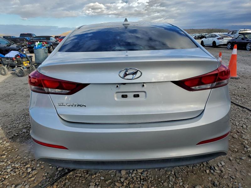 Фото 6 - HYUNDAI ELANTRA
