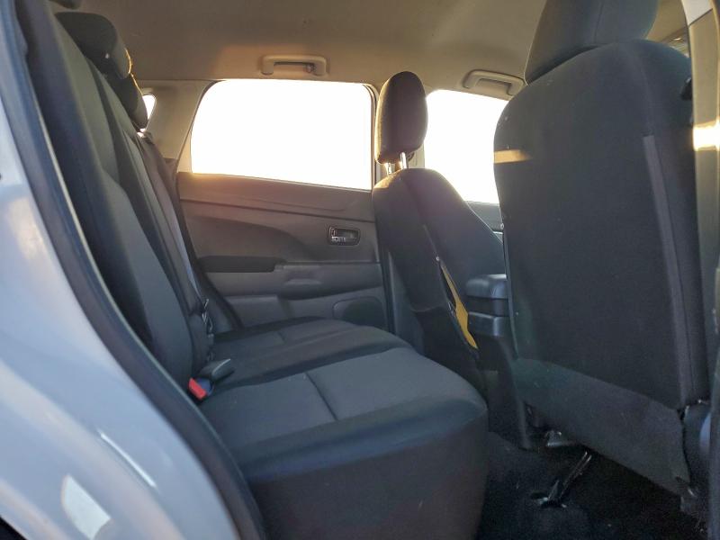 Фото 11 - MITSUBISHI OUTLANDER