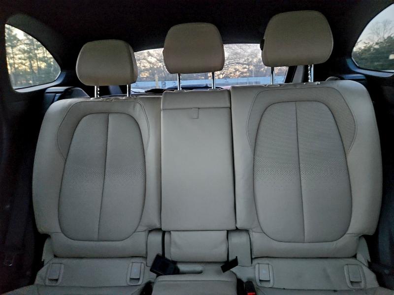 Фото 10 - BMW X1