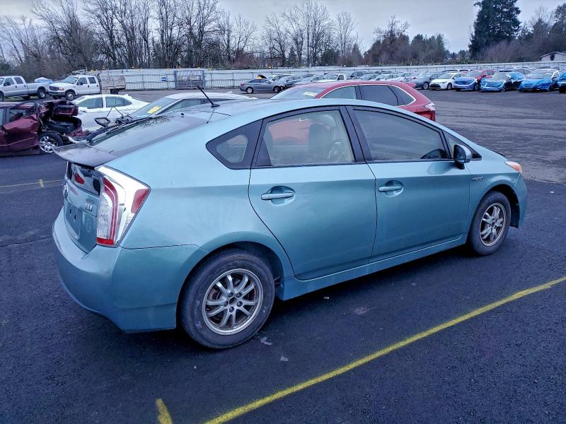 Фото 3 - TOYOTA PRIUS