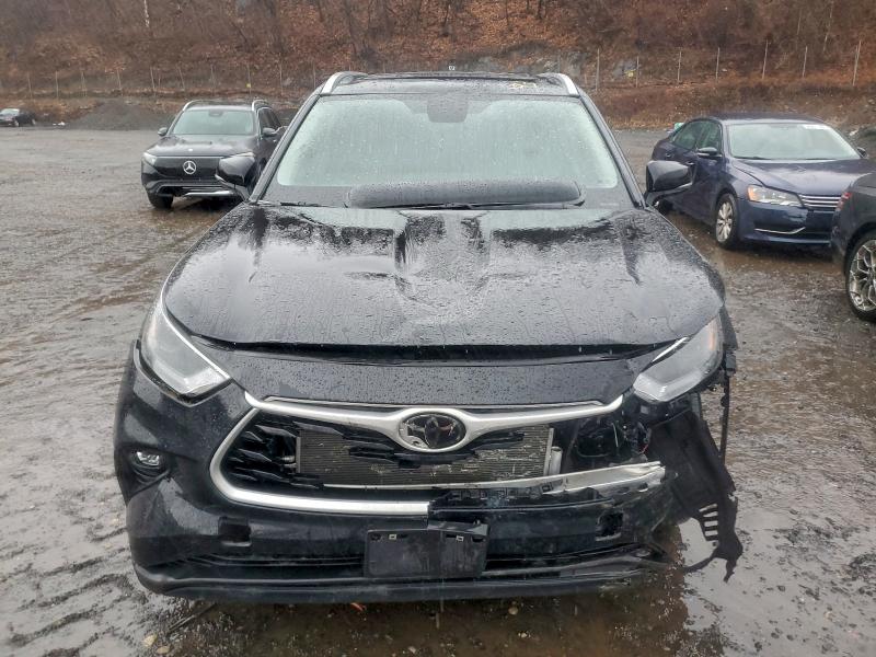 Фото 5 - TOYOTA HIGHLANDER