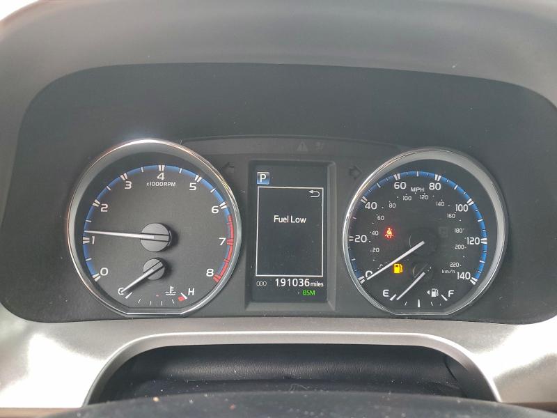 Фото 9 - TOYOTA RAV4