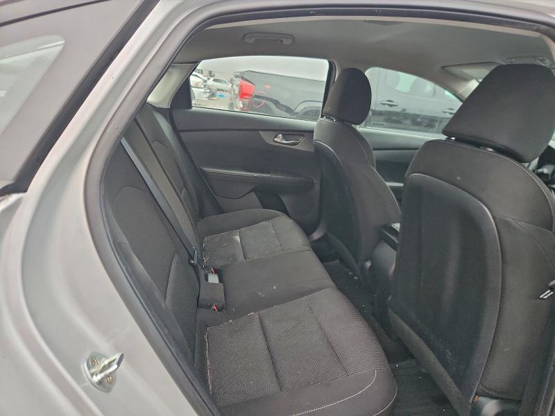 Фото 10 - KIA FORTE