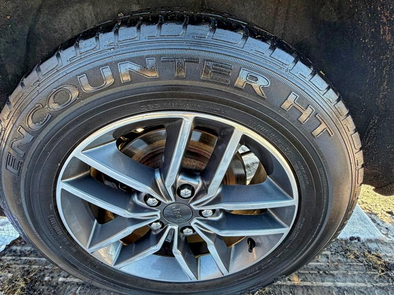 Фото 12 - JEEP GRAND CHER