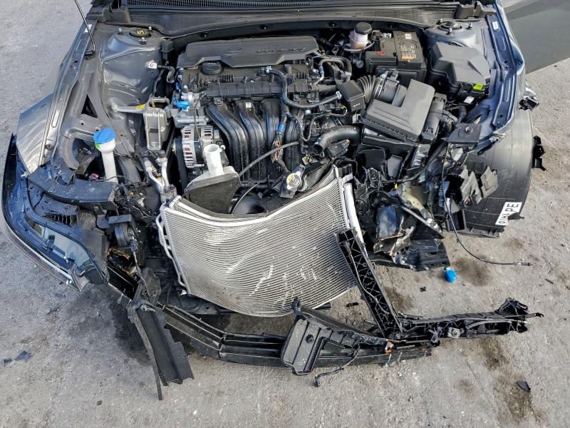 Фото 11 - HYUNDAI ELANTRA