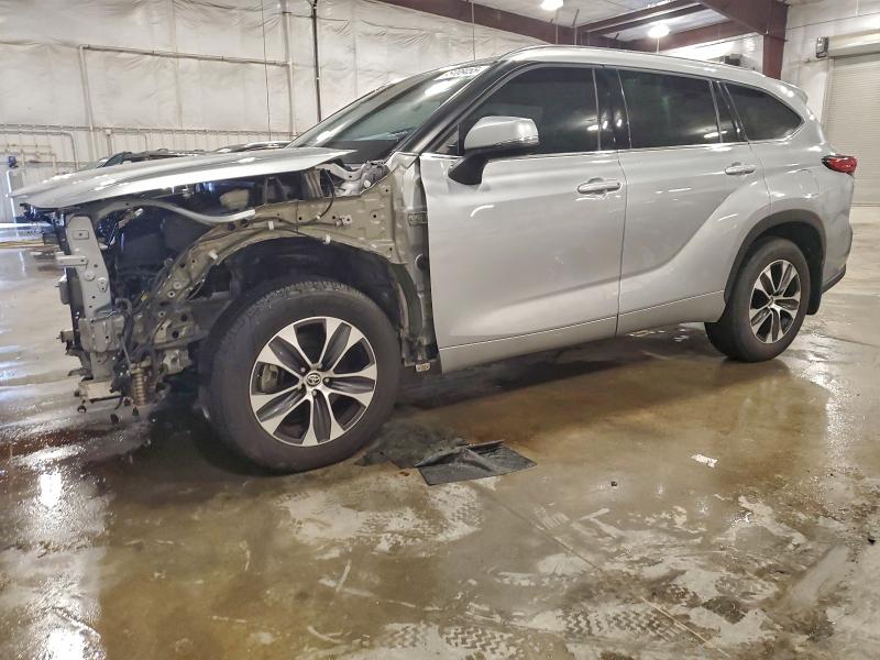 Фото 1 - TOYOTA HIGHLANDER