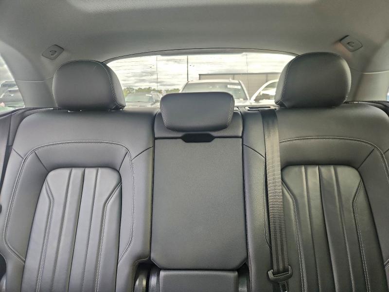 Фото 10 - AUDI Q5