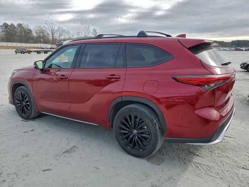 Фото 2 - TOYOTA HIGHLANDER