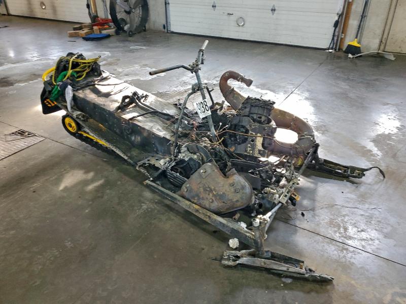 SKI-DOO SNOWMOBILE 2001