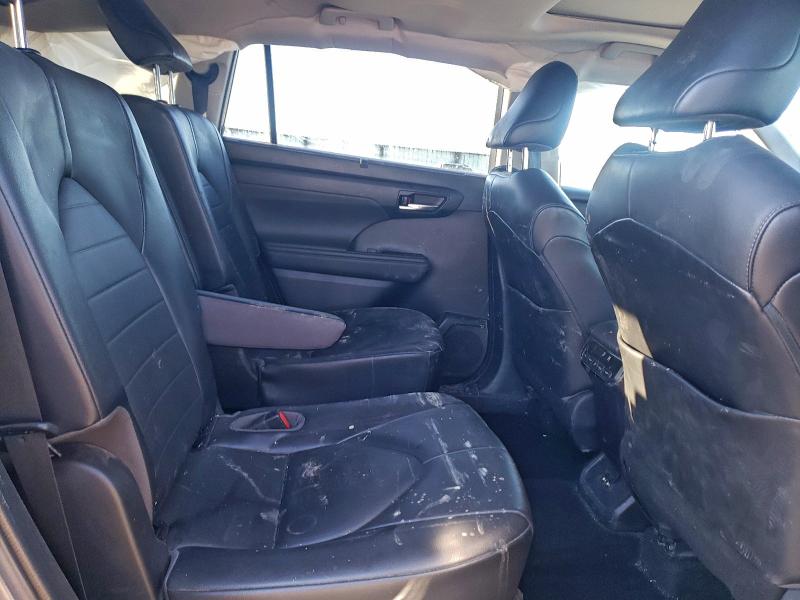 Фото 11 - TOYOTA HIGHLANDER