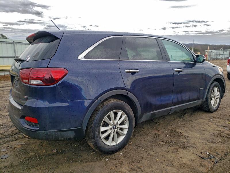 Фото 3 - KIA SORENTO