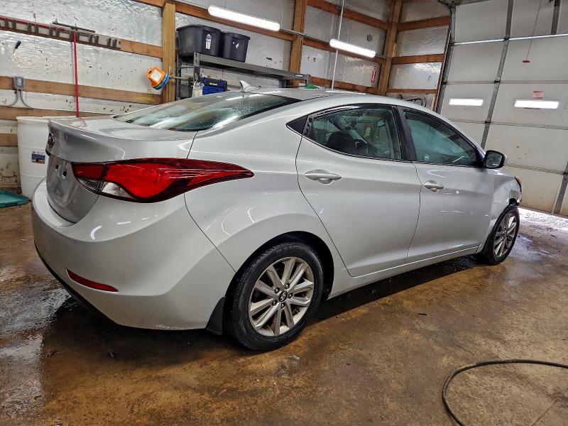 Фото 3 - HYUNDAI ELANTRA