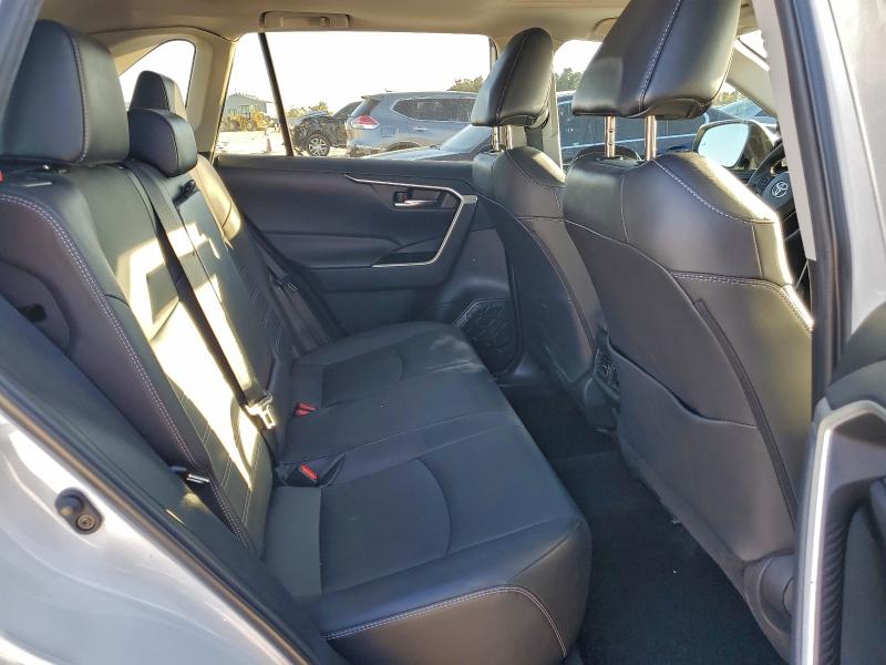 Фото 11 - TOYOTA RAV4