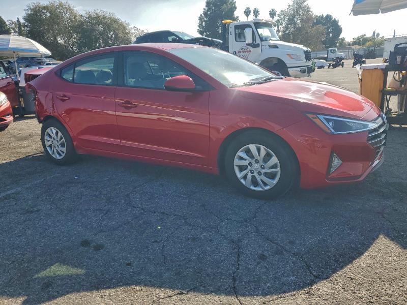 Фото 4 - HYUNDAI ELANTRA