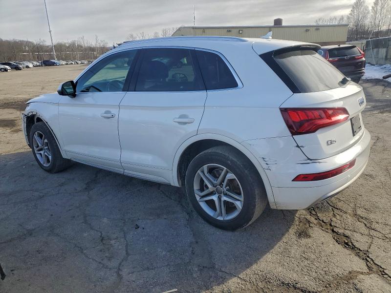 Фото 2 - AUDI Q5