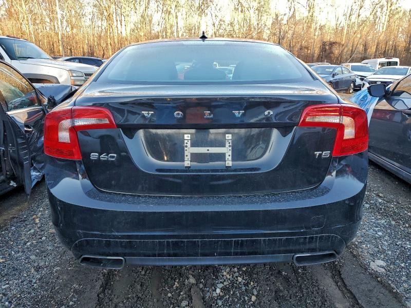 Фото 6 - VOLVO S60