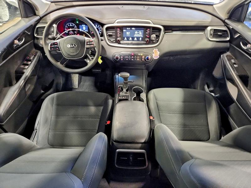 Фото 8 - KIA SORENTO