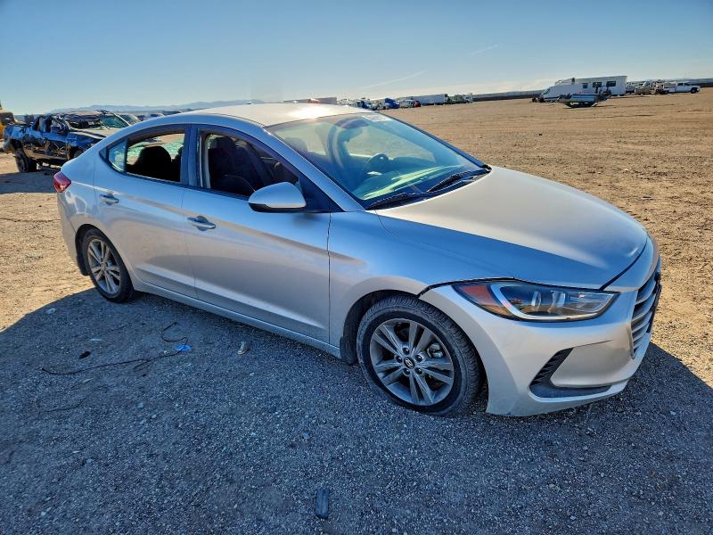 Фото 4 - HYUNDAI ELANTRA