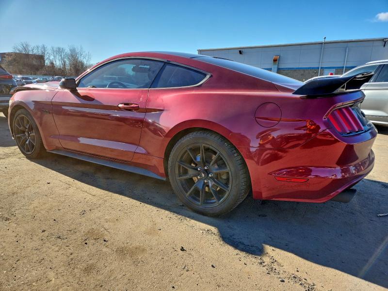 Фото 2 - FORD MUSTANG