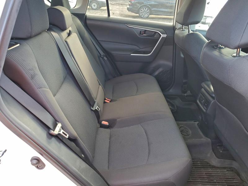 Фото 10 - TOYOTA RAV4