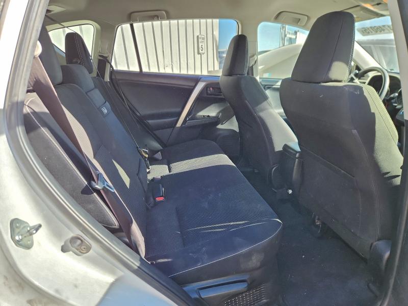 Фото 10 - TOYOTA RAV4