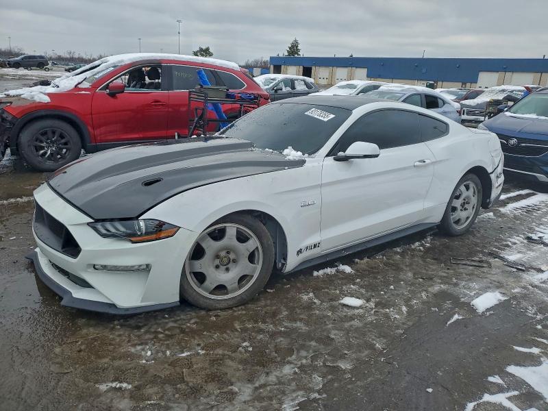 Фото 1 - FORD MUSTANG