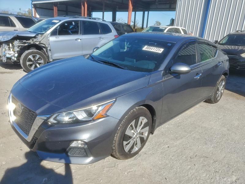 Фото 1 - NISSAN ALTIMA