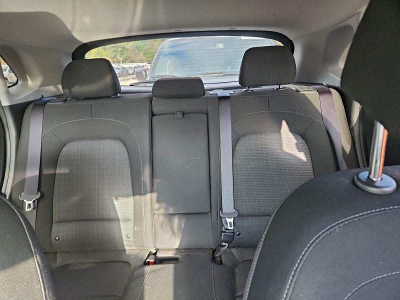 Фото 10 - HYUNDAI KONA