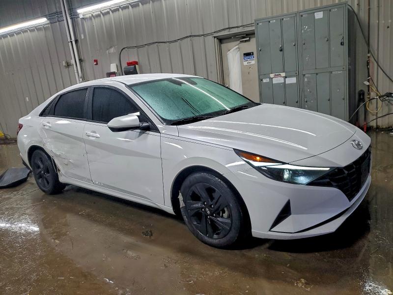 Фото 4 - HYUNDAI ELANTRA